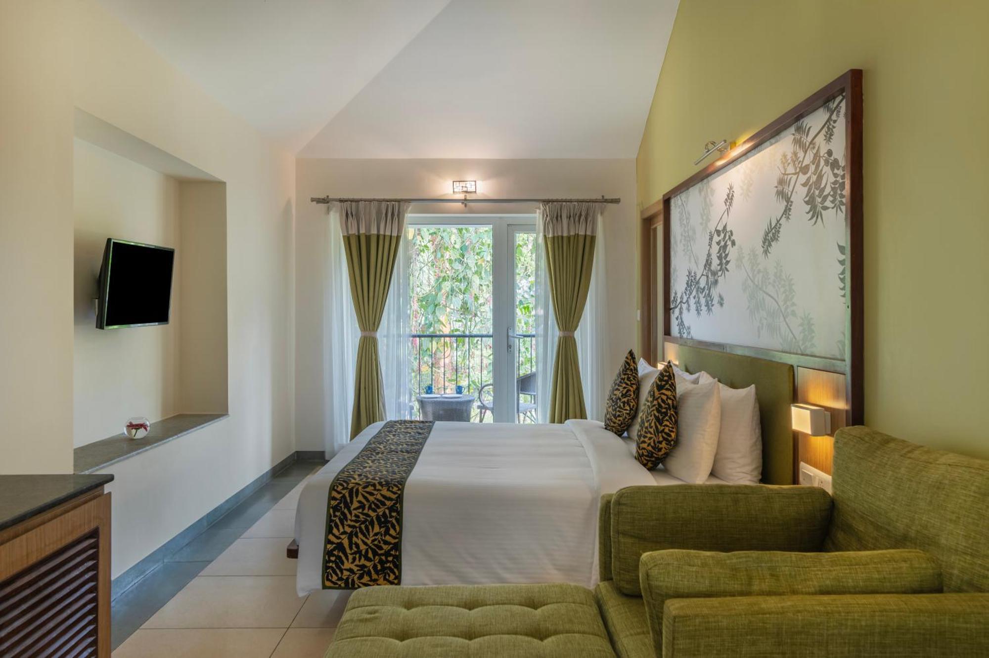 Sterling Wayanad Hotel Sultan Bathery Exterior photo