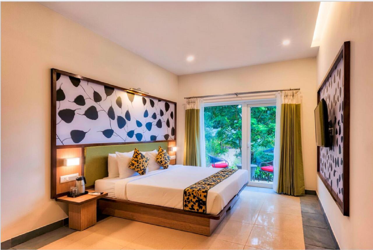 Sterling Wayanad Hotel Sultan Bathery Exterior photo