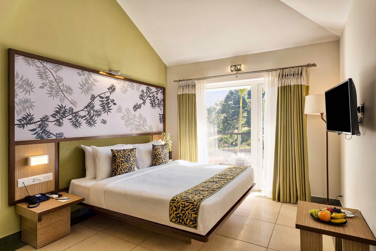 Sterling Wayanad Hotel Sultan Bathery Exterior photo